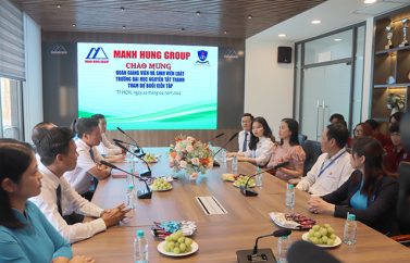 Manh Hung Group đón sinh viên Luật kiến tập